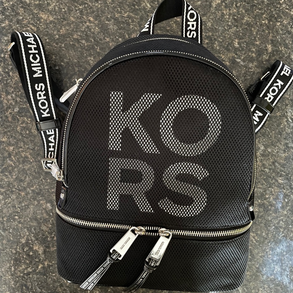 Brand New Michael Kors Rhea Zip Black Optic Med Backpack💐🎈🎈🎈🎈🦋📦📦